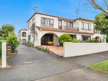 Sun, Space & Schooling - DGZ