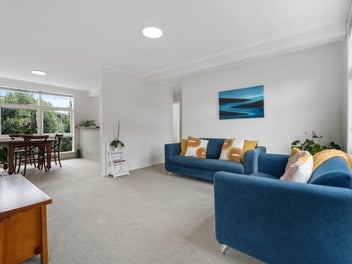 Freehold Brick Beauty in the Bay