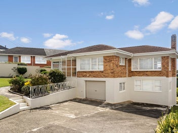 True Kiwiana on 766m2 - Deceased Estate