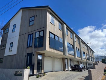 Image 1 of 20