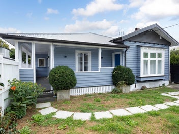 Charming Renovated 3bd Bungalow-Ready to relocate!
