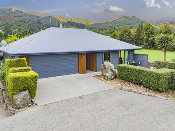 Family Home + 108m2 Workshop & Studio