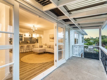 Bahamas Meets Birkdale – Must Be Sold