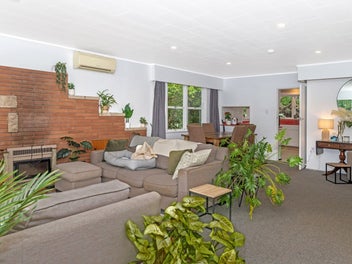 Gorgeous Grundy Gem!