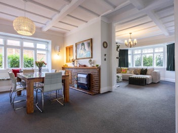 SELLING PRE AUCTION: Dreamy Double Bay Bungalow