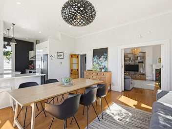 City Views, Sun & Style on Tanera