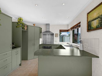 Spacious Family Living in a Central Location