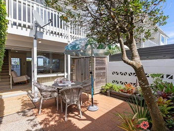 Elevated 60s Charm in a Prime Location