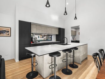 Premium Highsted Executive Showcase