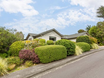 SINGLE LEVEL LIVING PRIME WHITBY LOCATION