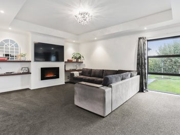 Family Entertainer with Style, Space & Swim Spa