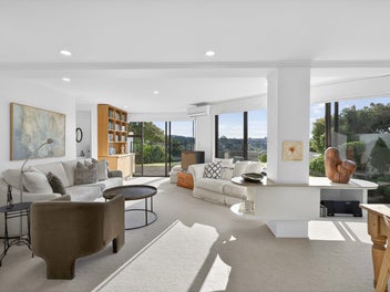 Stunning Garden Apartment - Sensational Views