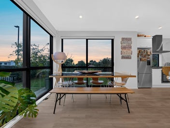 Arguably the Best on the Street - Aussie Bound