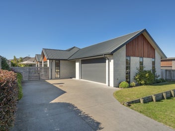 7 Star Eco. 100% Rockstar Energy.