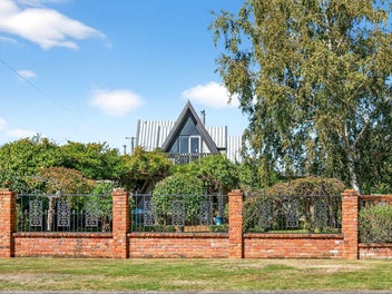 Spacious, Flexible and Exceptionally Located