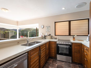 Sunny, Private & Walk to the City