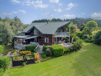 IDYLLIC LIFESTYLE PROPERTY WITH AIRBNB