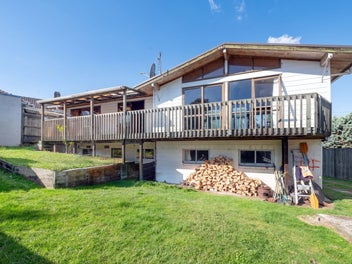 Mortgagee auction in Springfield (not sold prior)