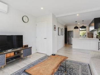 Quality Townhouse adjoined with Motivated Sellers