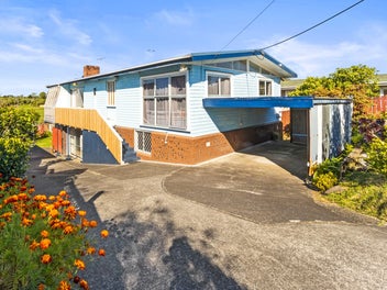 Reduced $100K - Vendor Said, Present All Offers.