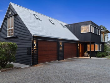 Architectural elegance meets equestrian excellence