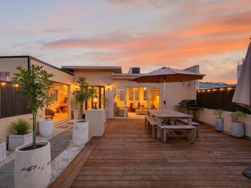 Timeless Art Deco Apartment with City Parking