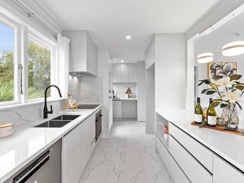 REFURBISHED 3 BED + 6 UTILITY SETUP!