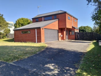 Image 1 of 20