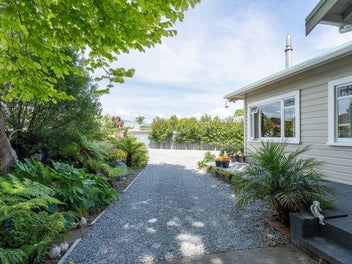 Immaculate Large Villa with Modern Flair