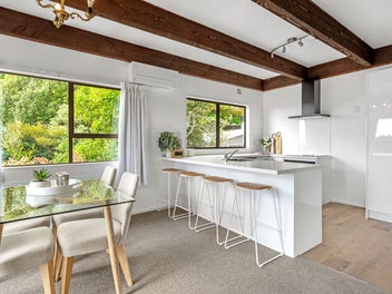 Sea Views & Self-Contained Living in Atawhai!