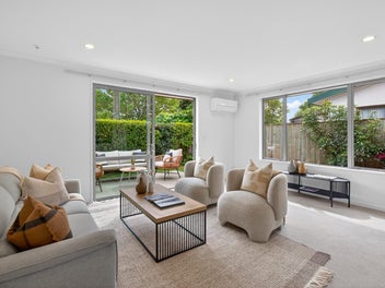 Superb Townhouse in Central Stoke