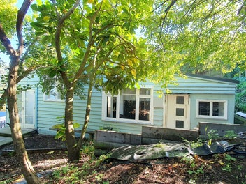 CHARMING FIXER-UPPER