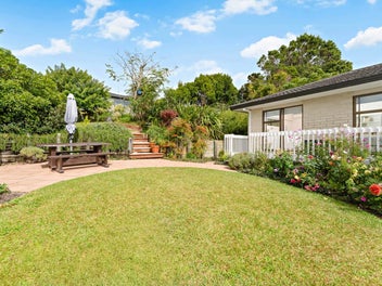 Your Quarter Acre Dream Awaits!!