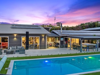 Auckland Paradise **LOCATION LOCATION** 17000sqm