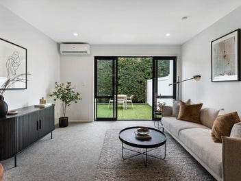 Brick & Weatherboard, Freehold & Parking