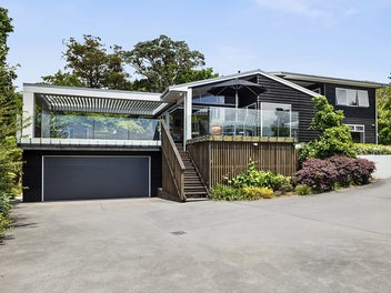 STRIKING DESIGN, PRIZED LOCATION & OUTLOOK