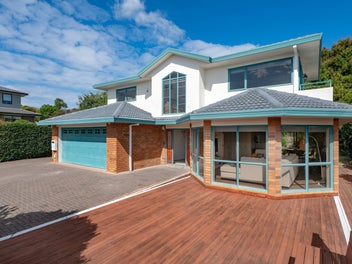 Private Family Retreat in Prestigious Lynmore