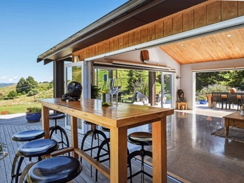 Spacious lifestyle living with views