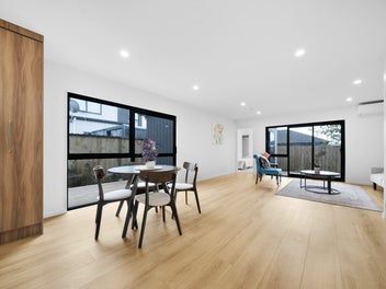 Highly sought-after Mangere-Bridge Neighbourhood!