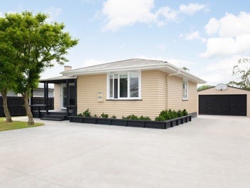 Move-In Ready on a Generous 1064m2 Section