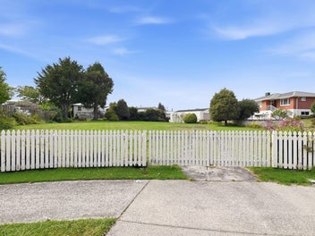 Prime Position. Rare Hillcrest Blank Canvas