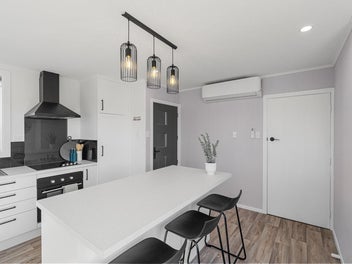 Fully Renovated Glengarry Gem – Move In Ready