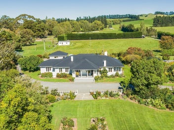 North Canterbury Lifestyle, Fit for a P M