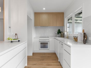 RENOVATED & READY TO BE SOLD