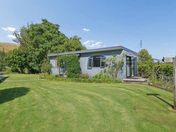 Complete lifestyle package - home, land and sheds