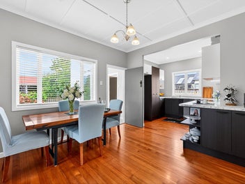 Opaheke Classic - Renovated & Ready