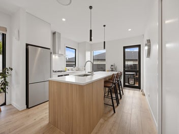 HighSpec Haven in the Sought-After Huapai Triangle