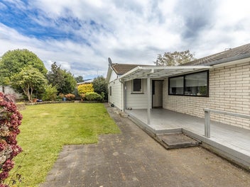 A Little Bit Special on Te Iwiheke