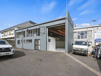Image 1 of 7