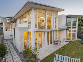 Laidback and Luxurious Oceanic Lifestyle